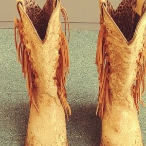 Cowgirl boots size 8.5